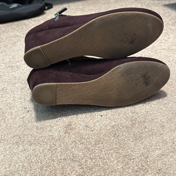 DV8 dolce vita breezy wedge bootie in burgundy size 7.5 - Picture 5 of 7